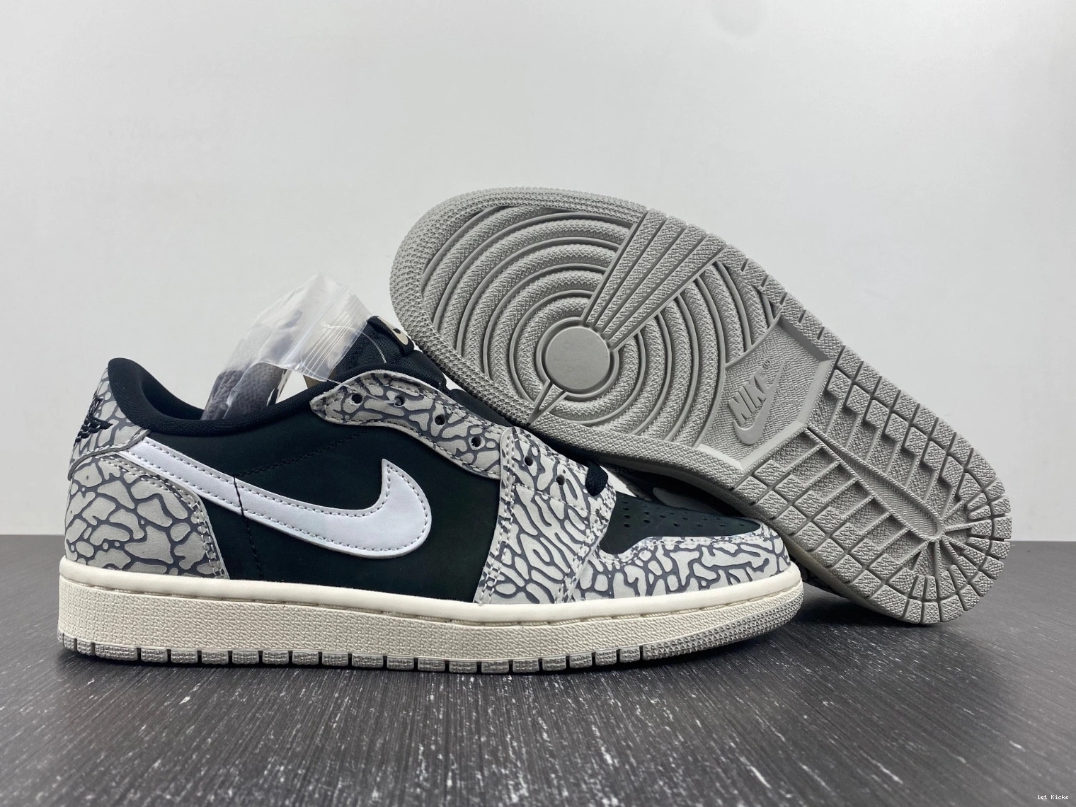 Retro CZ0790-001 Jordan Cement Black 1 OG Low - 0414